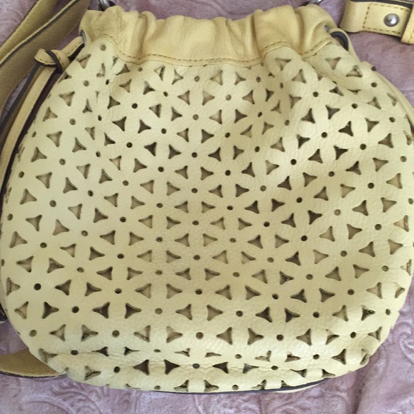 Canary yellow crossbody purse - Picture 4 of 7